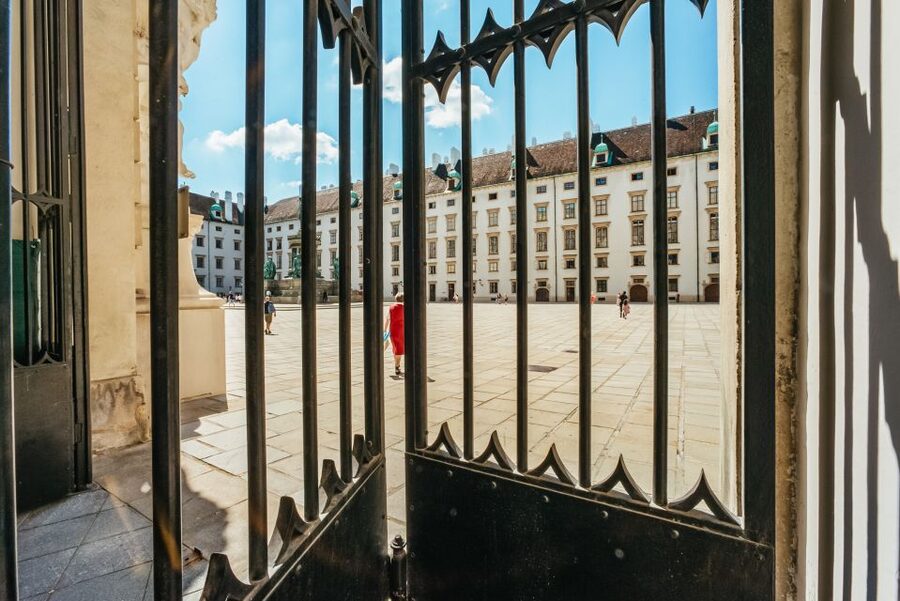 Vienna: Guided Walking Tour of City Center Highlights - Vienna City Center in 2 Hours, With Stories That Stick