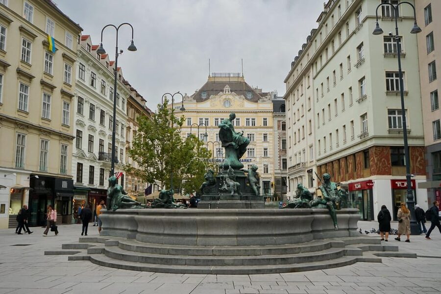 Vienna: Guided Walking Tour of City Highlights & Hidden Gems - Price and what you really get for $27