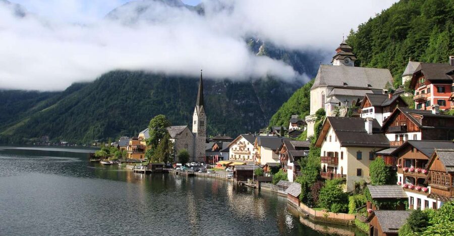 Vienna: Hallstatt & Alpine Peaks Day Trip with Admont Abbey - Why Admont Abbey and Hallstatt fit into one Vienna day