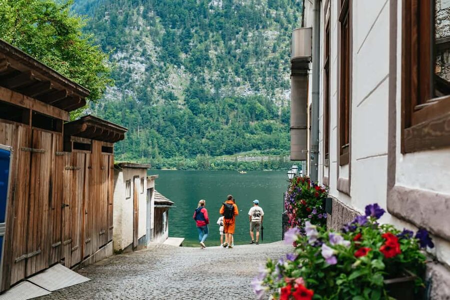 Vienna: Hallstatt & Alpine Peaks Day Trip with Skywalk Lift - Hallstatt Skywalk lift: your hour of big views, plus crowd patience