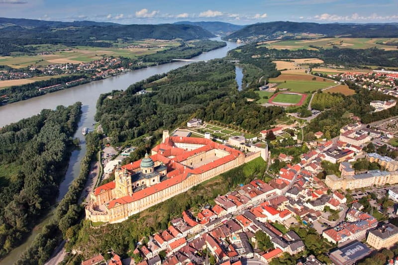 Vienna: Hallstatt, Salzburg, Melk, Alps & Lakes Day Trip - Traveling between Alps and lakes, what the scenic stops add