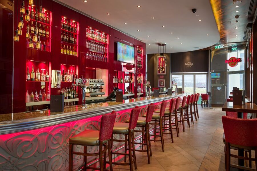 Vienna: Hard Rock Cafe with Set Menu for Lunch or Dinner - Burgers, chicken, and the best vegetarian or vegan move