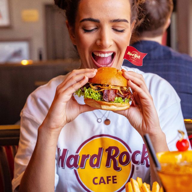 Vienna: Hard Rock Cafe with Set Menu for Lunch or Dinner - Priority seating and the real value of skipping the line