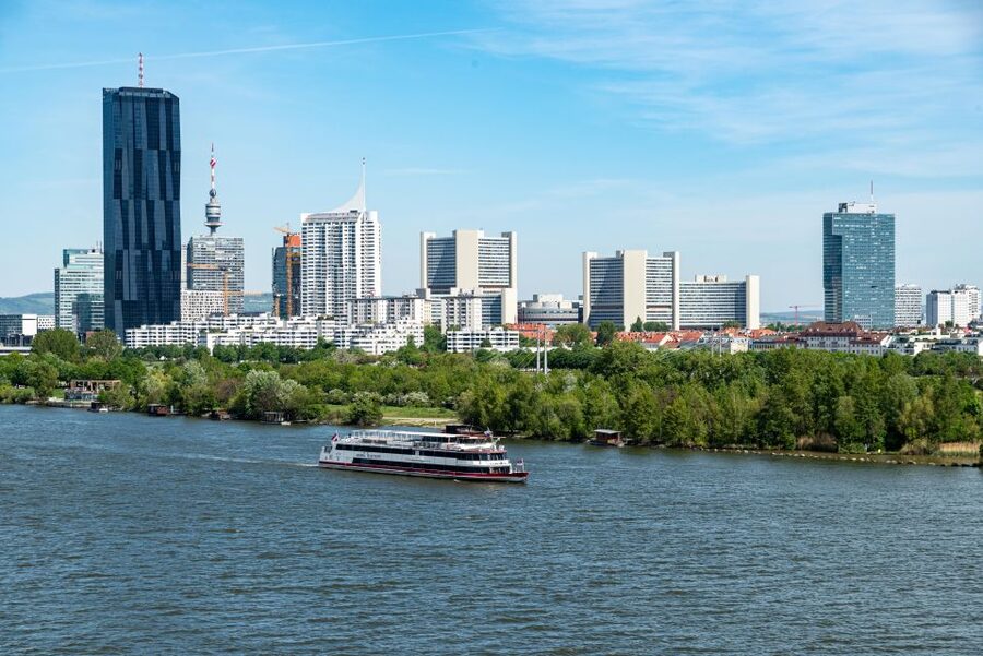 Vienna: Heurigen Cruise with Viennese Songs and Buffet - The Cruise Route: What You’ll See as Vienna Lights Up