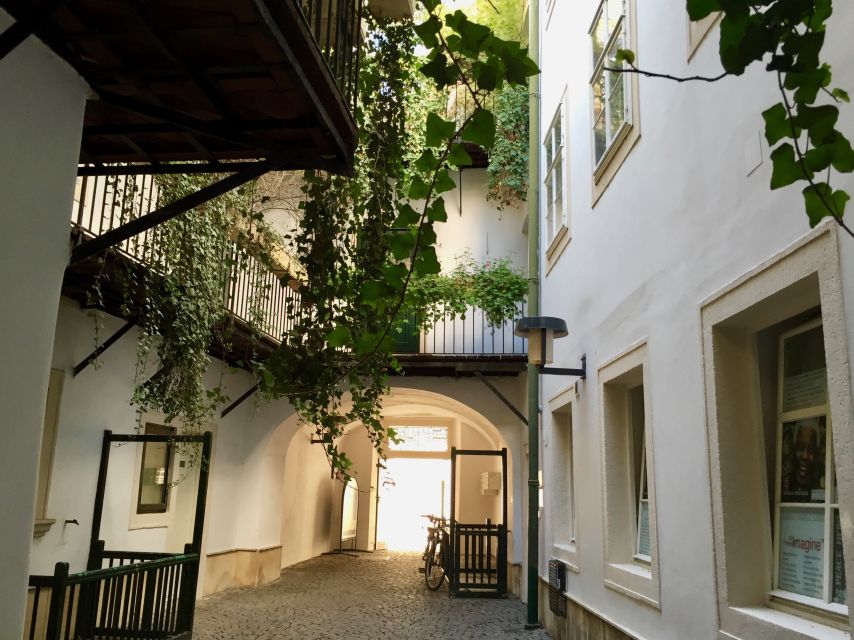 Vienna: Hidden Gems near St. Stephen's & Old University - The Old University Quarter and its Baroque church
