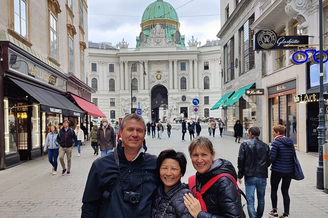 Vienna Highlight Tour - yue walk - A quick photo stop that turns into a history lesson: Palais Toldesco, Sacher, and context