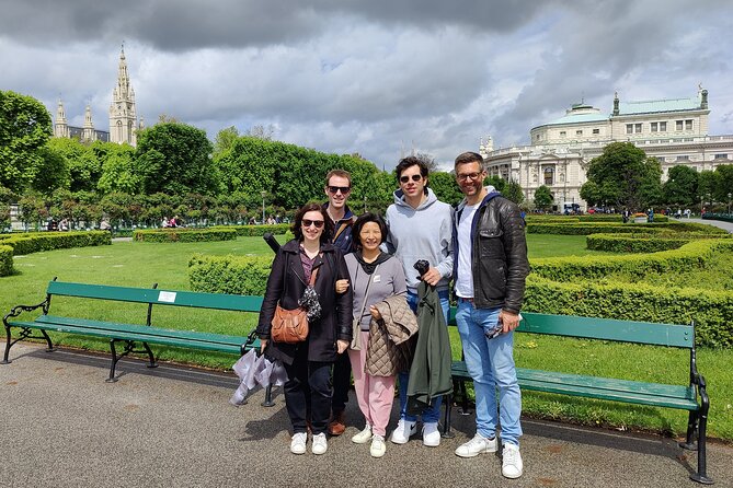 Vienna Highlight Tour - yue walk - Maria Theresien Square and the Sisi stop that tests your ticket appetite
