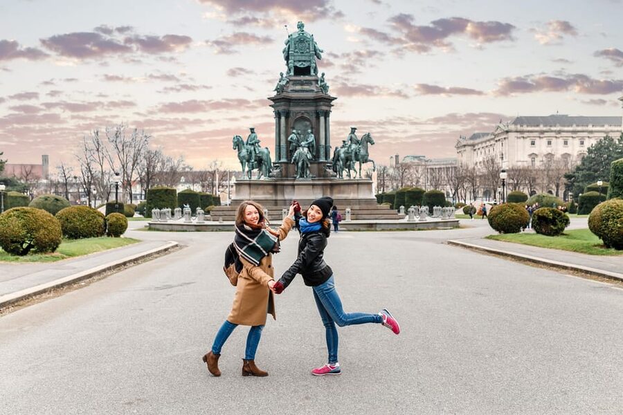 Vienna: Highlights Private Tour, Palaces & Sacher Cake - A 3-hour Vienna route that hits the icons, without pretending it’s a full day