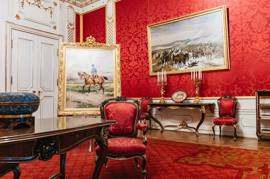 Vienna: Hofburg and Empress Sisi Museum Guided Tour - A 2-hour Hofburg-and-Sisi tour that actually feels doable