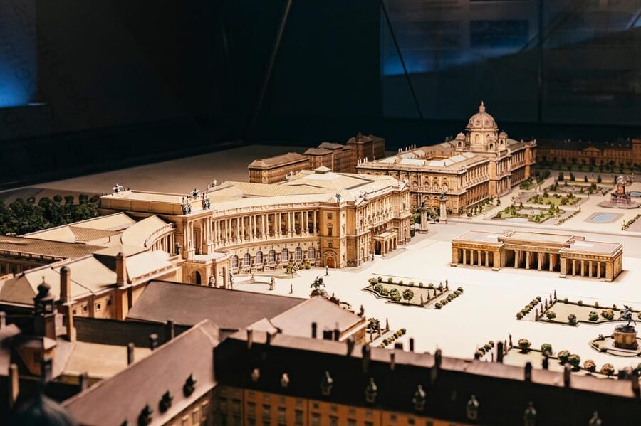 Vienna: Hofburg and Empress Sisi Museum Guided Tour - Exiting Hofburg well and ending at Volksgarten for instant payoff
