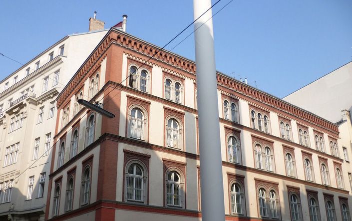 Vienna: Jewish Life in Leopoldstadt 2-Hour Walking Tour - The neighborhood’s community institutions, how daily life shaped the district
