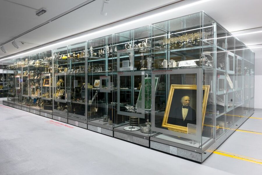 Vienna: Jewish Museum Vienna and Museum Judenplatz Tickets - Dorotheergasse main house: Our City! from 1945 to today