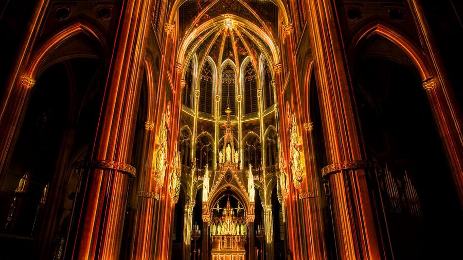 Vienna: Light of Creation Votive Church Immersive Light Show - The music and staging that make it feel more than a slideshow