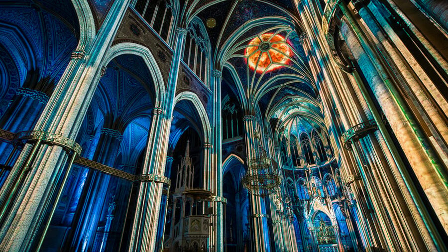 Vienna: Light of Creation Votive Church Immersive Light Show - Where to sit for the best view, even in the back rows