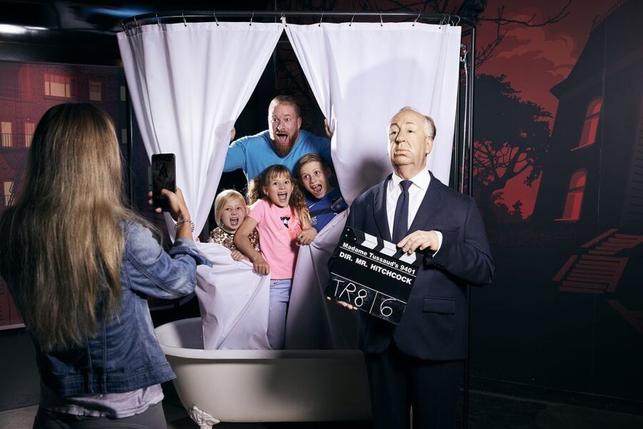Vienna: Madame Tussauds Admission Ticket - Red carpet selfies with Leonardo DiCaprio, Mozart, Einstein, and Ryan Gosling