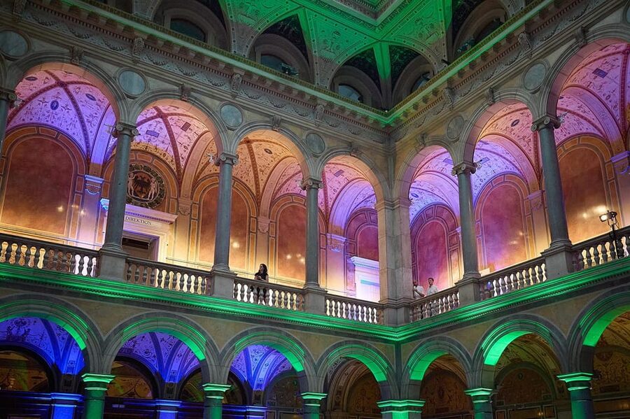 Vienna: MAK - Museum of Applied Arts - Tickets - Getting your bearings: express entry, cloakroom, and your guides