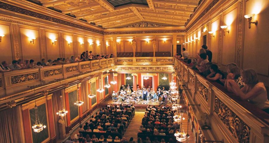 Vienna: Mozart Concert in the Brahms-Saal - The cast: Vienna orchestra players and real opera voices