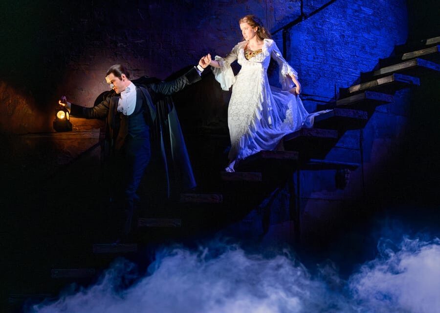 Vienna: Musical Tickets THE PHANTOM OF THE OPERA - Timing your arrival: theater opens early for a reason