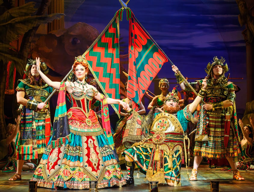 Vienna: Musical Tickets THE PHANTOM OF THE OPERA - What happens in the 150 minutes: story, music, and stage power