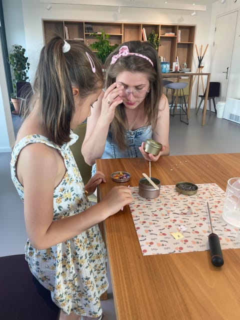 Vienna: Natural soy wax candles Workshop - Your candle-making flow: scent, soy wax, and dried flower styling