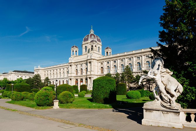 Vienna PASS Including Hop On Hop Off Bus Ticket - Modern Art and Weirdly Wonderful Museums: Kunstforum, MAK, MUMOK