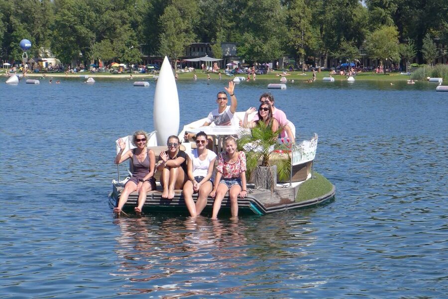 Vienna: Private Floating Island E-Boat Rental on Danube - Driving Without Stress, Joystick Control and Anchor Drops