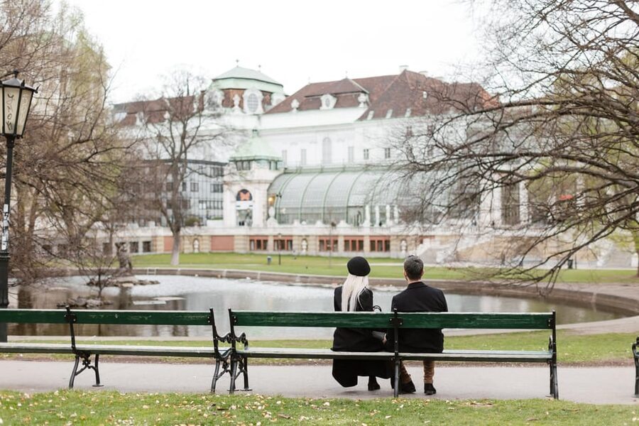 Vienna: Professional Photoshooting - Burggarten and Michaelerplatz: calmer mood, strong architecture