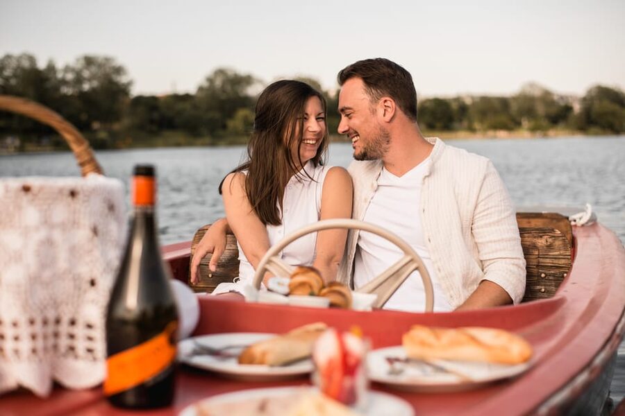 Vienna: Retro Boat Tour on the Danube River with Picnic - Key things to know before you go