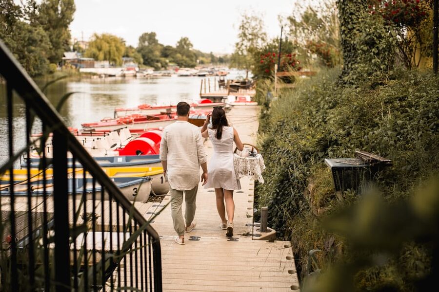 Vienna: Retro Boat Tour on the Danube River with Picnic - Who this tour is best for