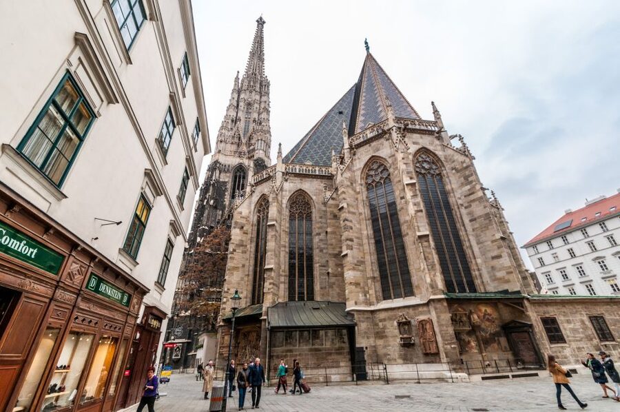 Vienna: Romantic Old Town 2-Hour Discovery Tour - Myths and legends, plus why animals show up on buildings