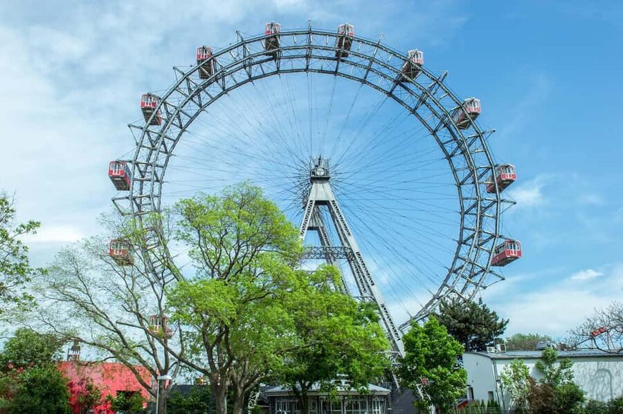 Vienna: Schönbrunn, Belvedere, Big Bus, Giant Wheel & Cruise - Riesenrad Ferris Wheel fast-track: 65 meters up for big city views