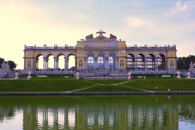 Vienna: Skip the Line Schönbrunn Palace and Gardens Guided Tour - Time, route, and the 2-hour rhythm