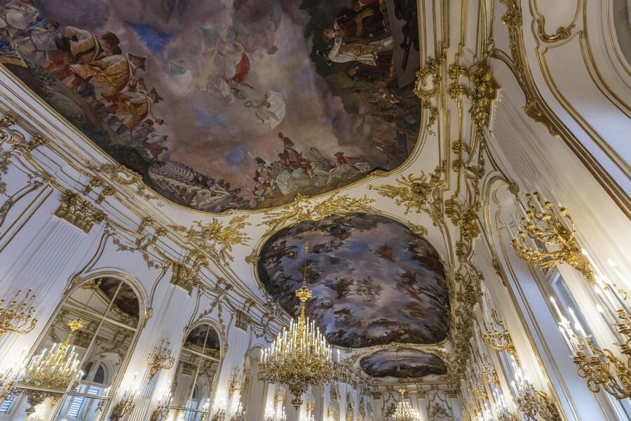 Vienna: Skip-the-Line Schönbrunn Palace and Gardens Tour - Should you book this skip-the-line Schönbrunn tour?