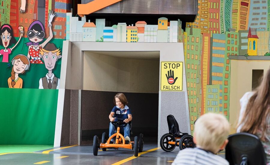 Vienna: Skip-The-Line Ticket to the Museum of Technology - When to visit: closures that can spoil your plans