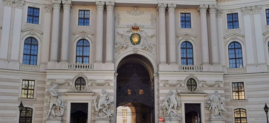 Vienna St. Stephen's Cathedral and city walk - Dress code and practical comfort tips