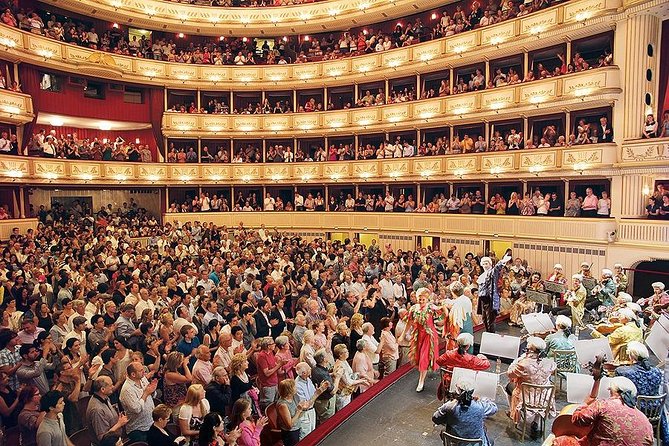 Vienna State Opera House Mozart Concert in Historical Costumes - Mozart in Period Costume at the Vienna State Opera