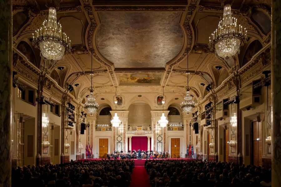 Vienna: Strauss and Mozart Concert at Hofburg Palace - Arriving at Hofburg Palace on Heldenplatz