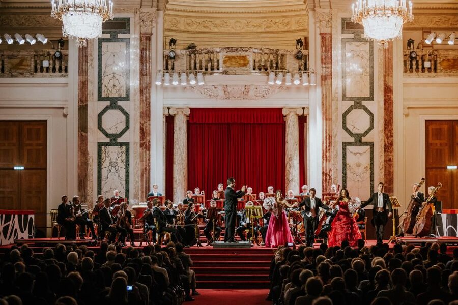 Vienna: Strauss and Mozart Concert at Hofburg Palace - The 90-minute show: what happens once the music starts