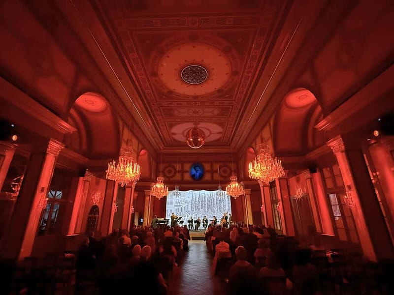 Vienna: Strauss Classical Concert with Soprano & Light Show - From 19:00: the House of Strauss Museum before you sit down