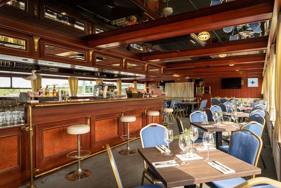 Vienna: Sunset Summer Cruise - Service and comfort: what matters more than you might think
