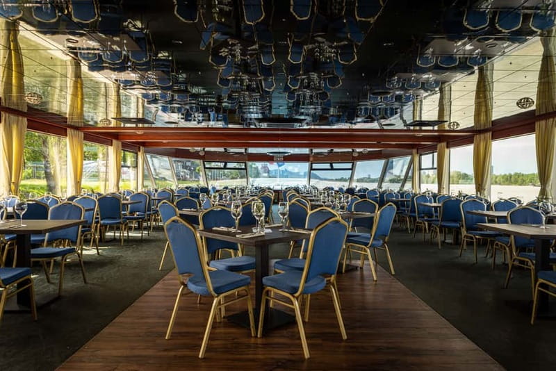 Vienna: Sunset Summer Cruise - Language note: how to handle German and English on board