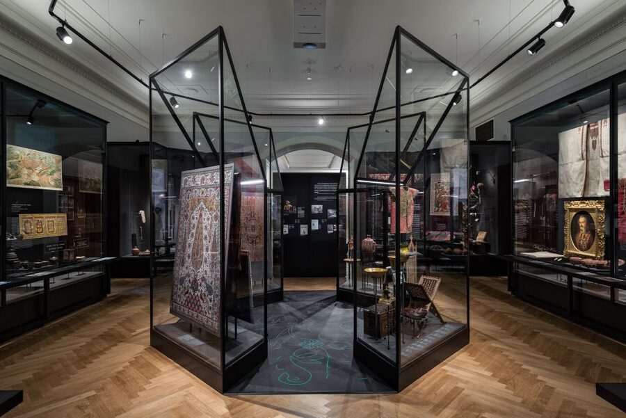 Vienna: Ticket to the Weltmuseum - The Penacho feather decoration, Mexico’s masterpiece of antique artistry