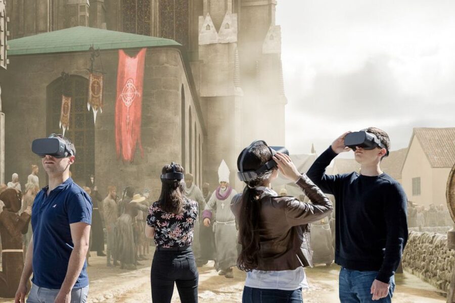 Vienna: Time Traveling Virtual Reality Sightseeing Tour - Six VR scenes that turn Vienna into a timeline you can follow