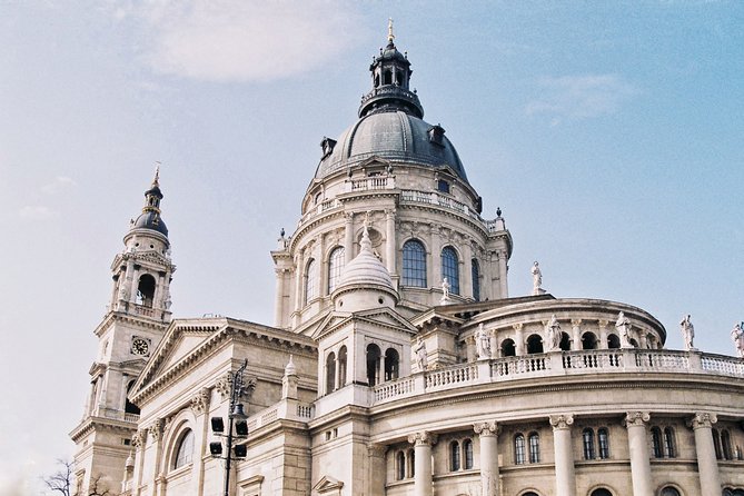 Vienna to Budapest - Private transfer with 2h of Sightseeing - English Support and 24/7 Customer Care
