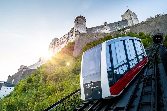 Vienna To Hallstatt Day Tour With Hotel Pick-Up And Drop Off - Where to eat in Hallstatt (and how the tour helps you choose)