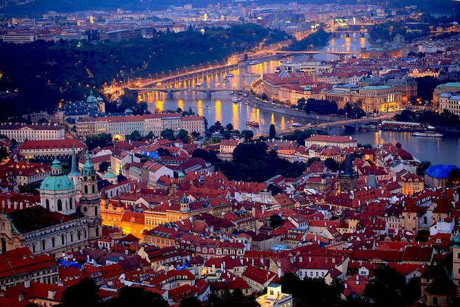 Vienna to Prague - Private Transfer with 2 hours of Sightseeing - Getting picked up and dropped off, with real luggage math