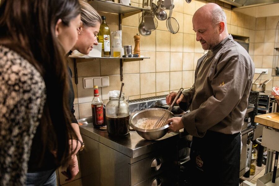 Vienna: Traditional Kaiserschmarrn Cooking Class & Tasting - Tasting Kaiserschmarrn with typical Viennese coffee
