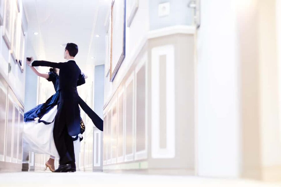 Vienna: Viennese Waltz Workshop for Couples - The Ballroom Experience: Elegant, Guided, and Not About Perfection