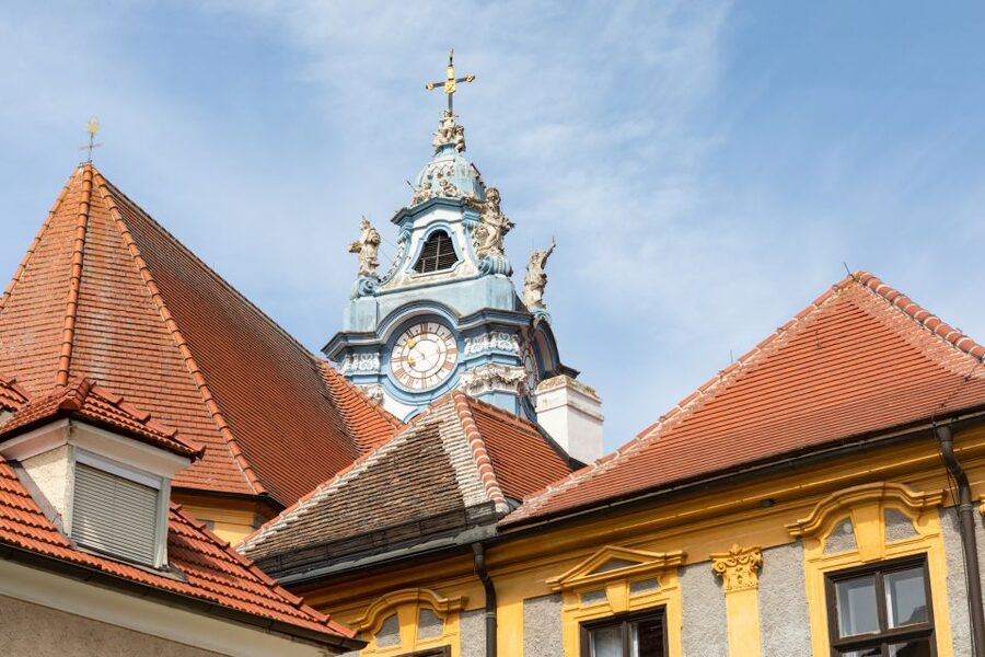 Vienna: Wachau Valley, Melk Abbey Tour with Danube Boat Trip - Dürnstein’s Castle Ruins and the Richard the Lionheart Legend