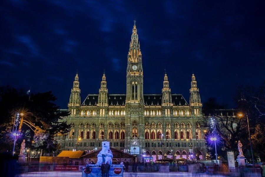 Vienna: Walking Tour of the Historic Ringstrasse - Palais Ephrusi and the story of wealth, titles, and a complicated fate